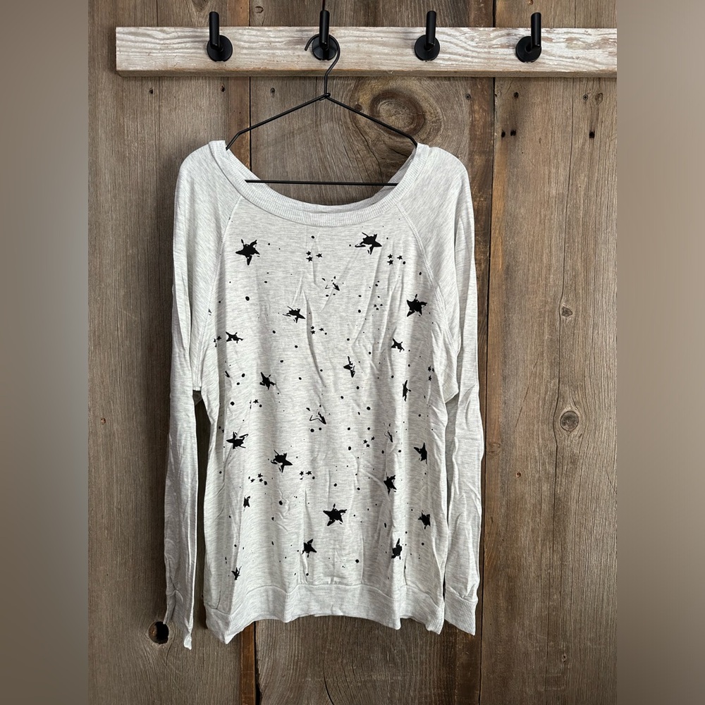 ADORA Raglan Star Graphic Print Top in Gray Black Size Large